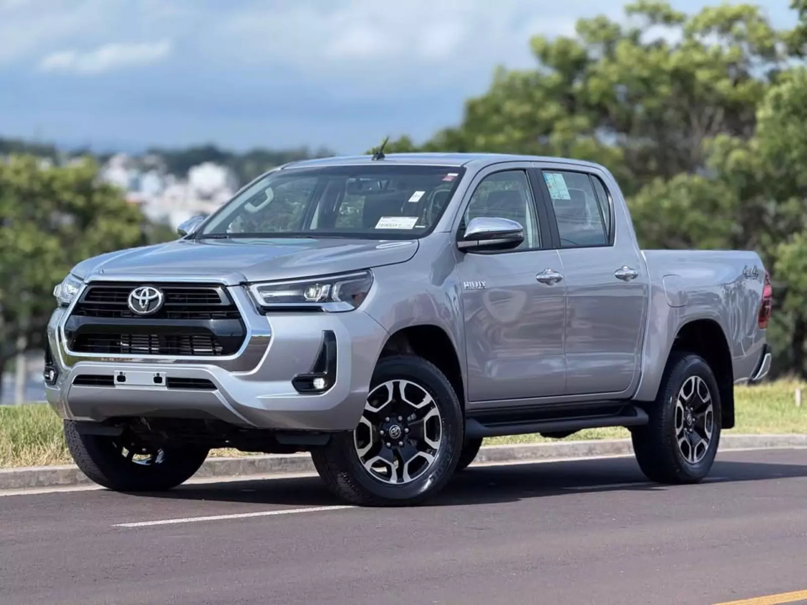  Toyota Hilux 2025