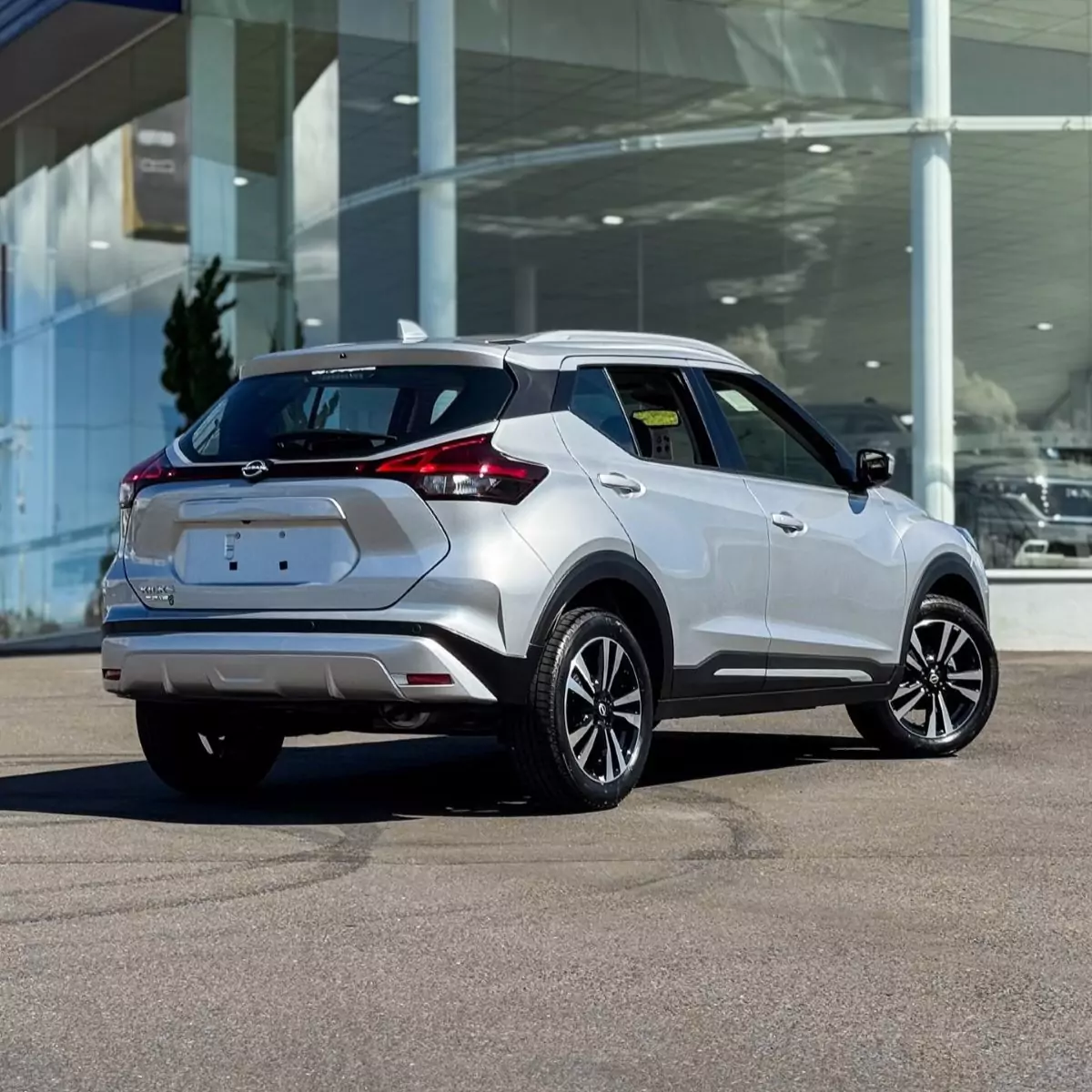 Nissan Kicks Play 2025