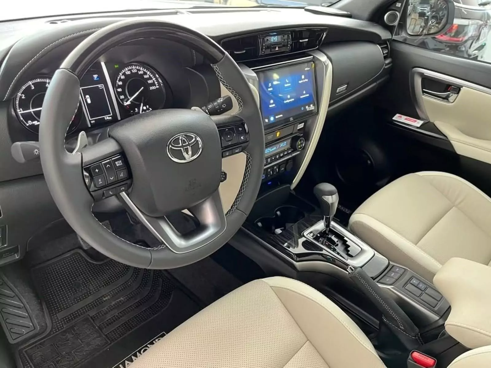 Toyota Hilux SW4 Diamond 2025